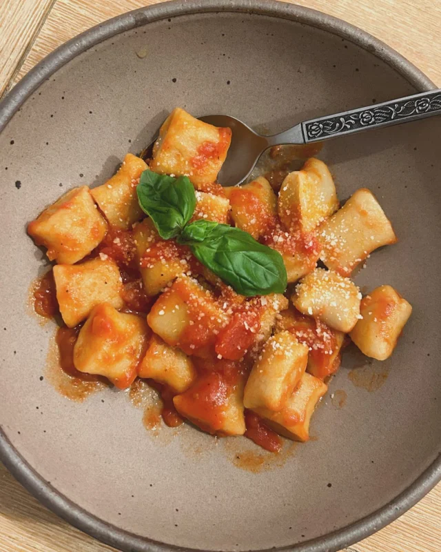 One more from #PlantProtein by @gigi_goes_vegan: Tofu Gnocchi

Forming a pasta dough that was part firm tofu was very satisfying— as was eating the end result. Pillowy pasta perfection. My 8 year old really liked these too!

#meatfreecookbookery #vegancookbook #cookbooklover #vegan #plantbased #tofu #gnocchi #veganpasta #veganitalian #whatveganseat #veganfoodshare
